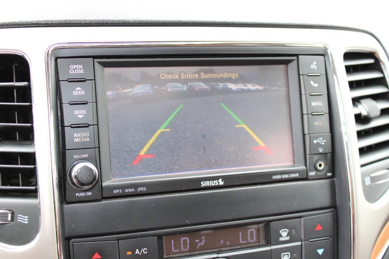 Used 2012 Jeep Grand Cherokee Overland AWD/4WD image 16