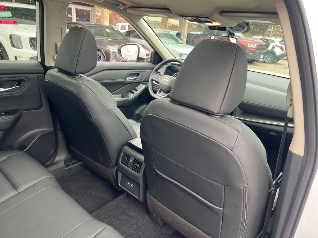 Certified 2026 Nissan Rogue SV w/ SV Premium Package image 17