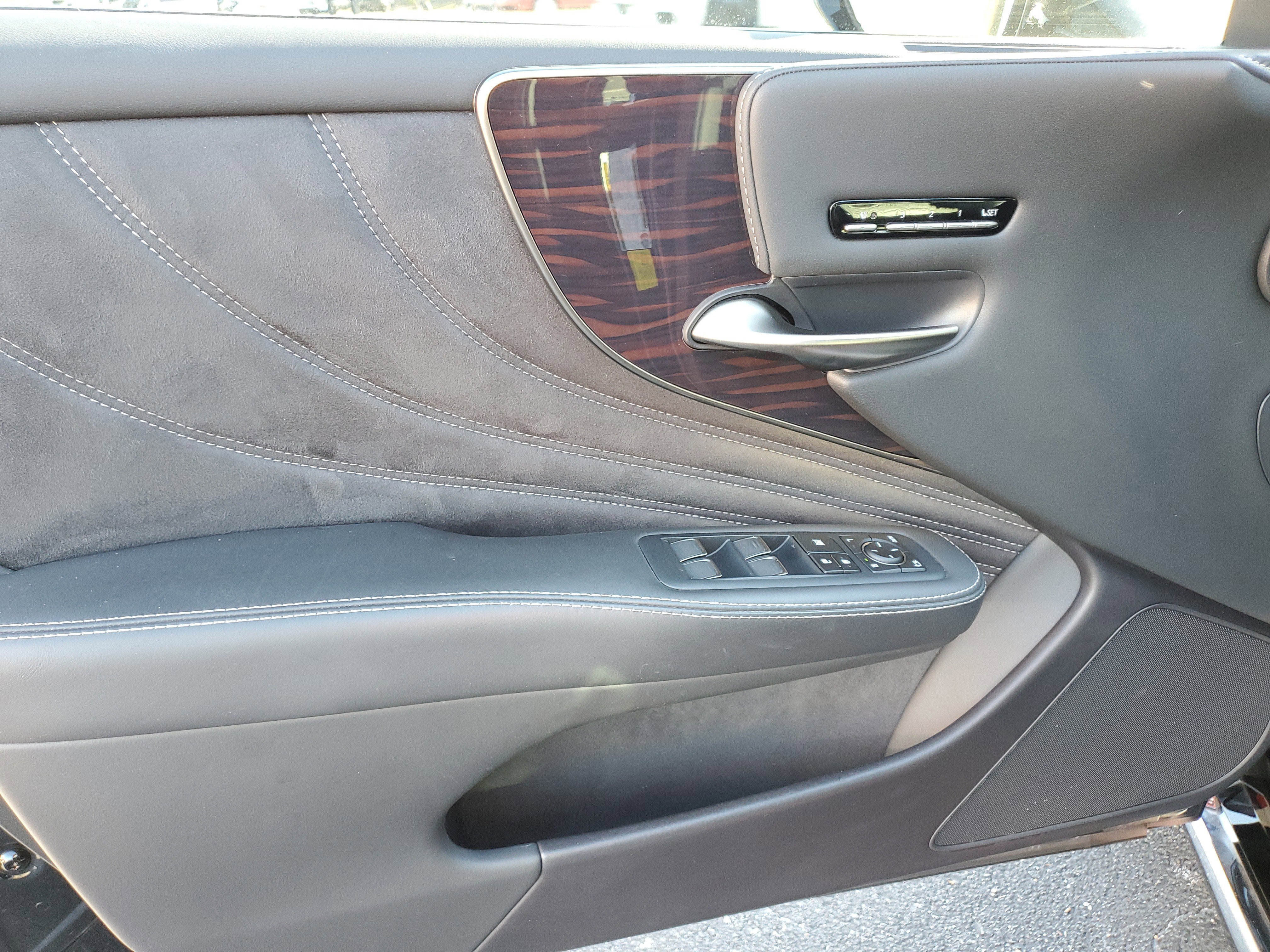 Used 2020 Lexus LS 500 image 21