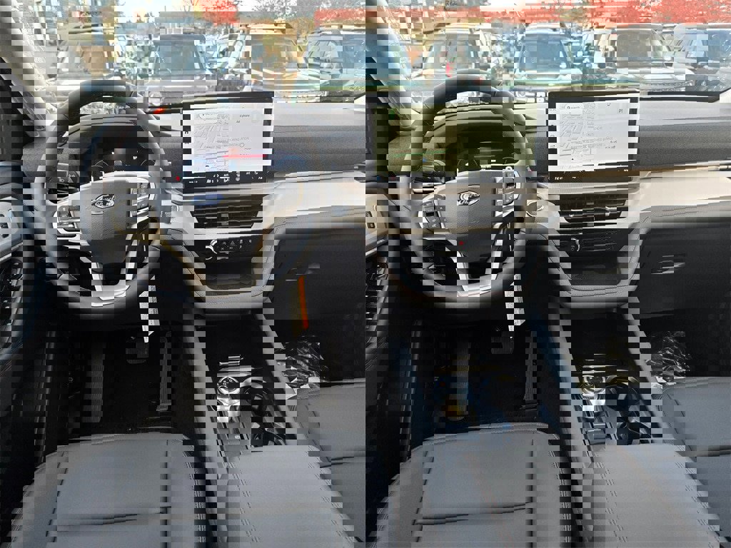 New 2025 Ford Explorer Active w/ Active Comfort Package image 10