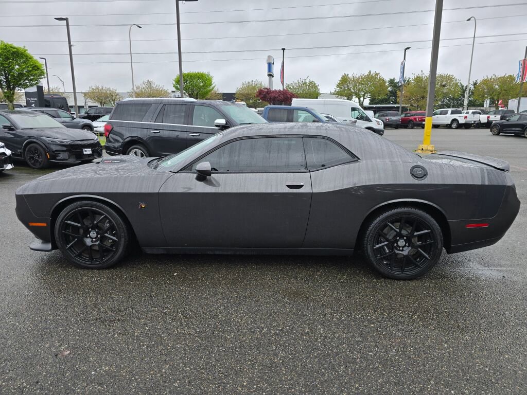 Used 2015 Dodge Challenger R/T Scat Pack RWD image 9