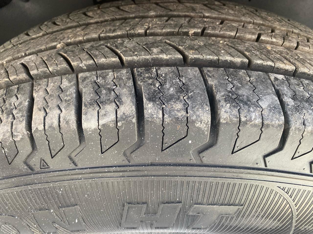 Used 2011 Chevrolet Express 1500 image 9