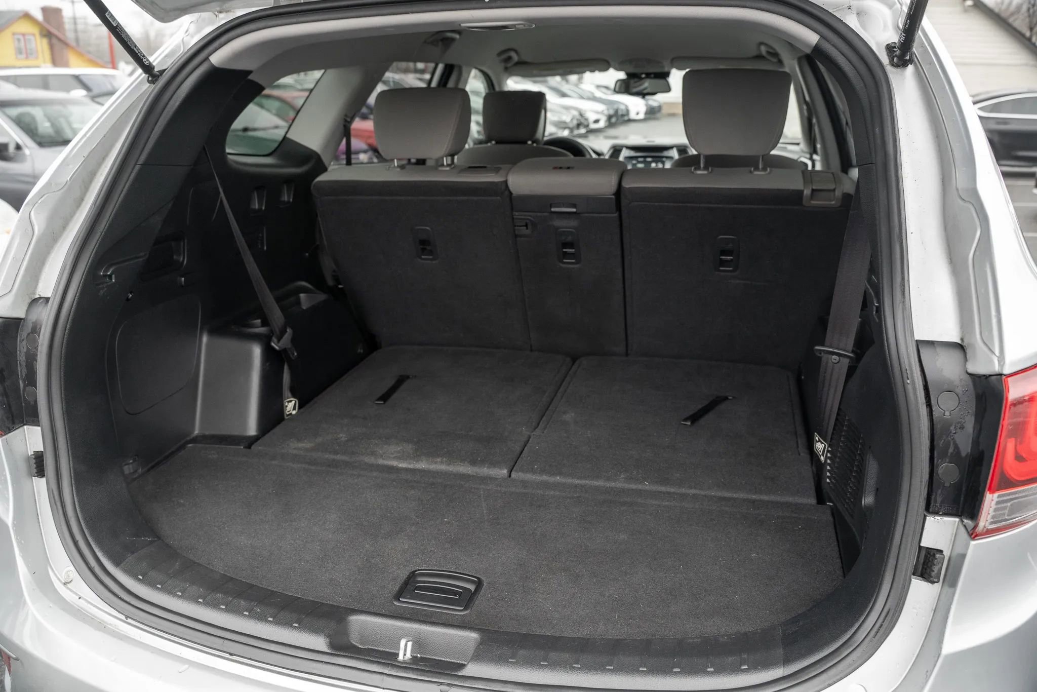 Used 2017 Hyundai Santa Fe SE image 8