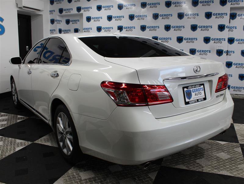 Used 2010 Lexus ES 350 FWD image 2