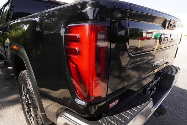 Used 2025 GMC Sierra 2500 SLT w/ SLT Premium Package AWD/4WD image 37