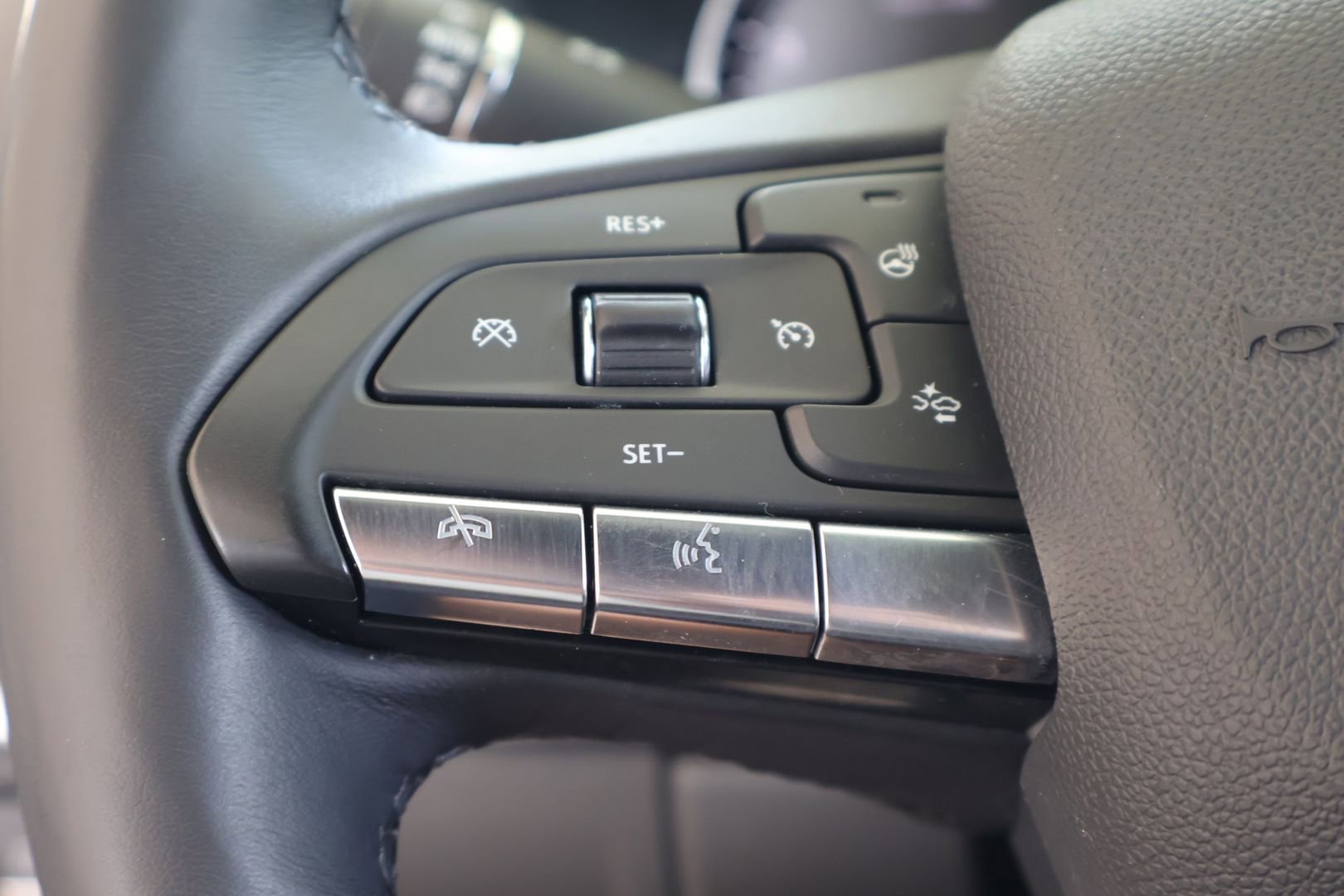 Used 2023 Cadillac XT4 Premium Luxury image 23