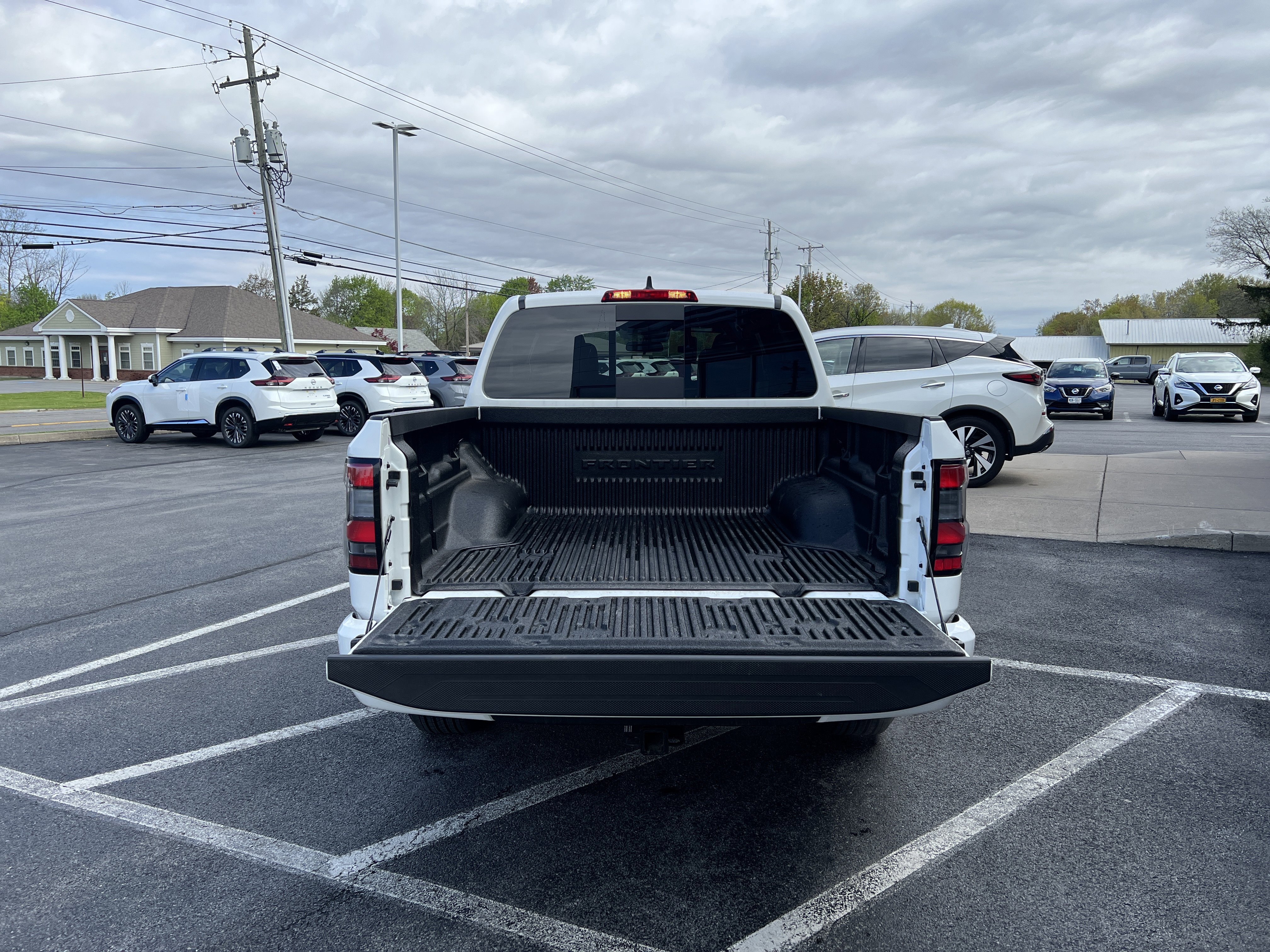 Used 2026 Nissan Frontier SV w/ All-Weather Content Package AWD/4WD image 8