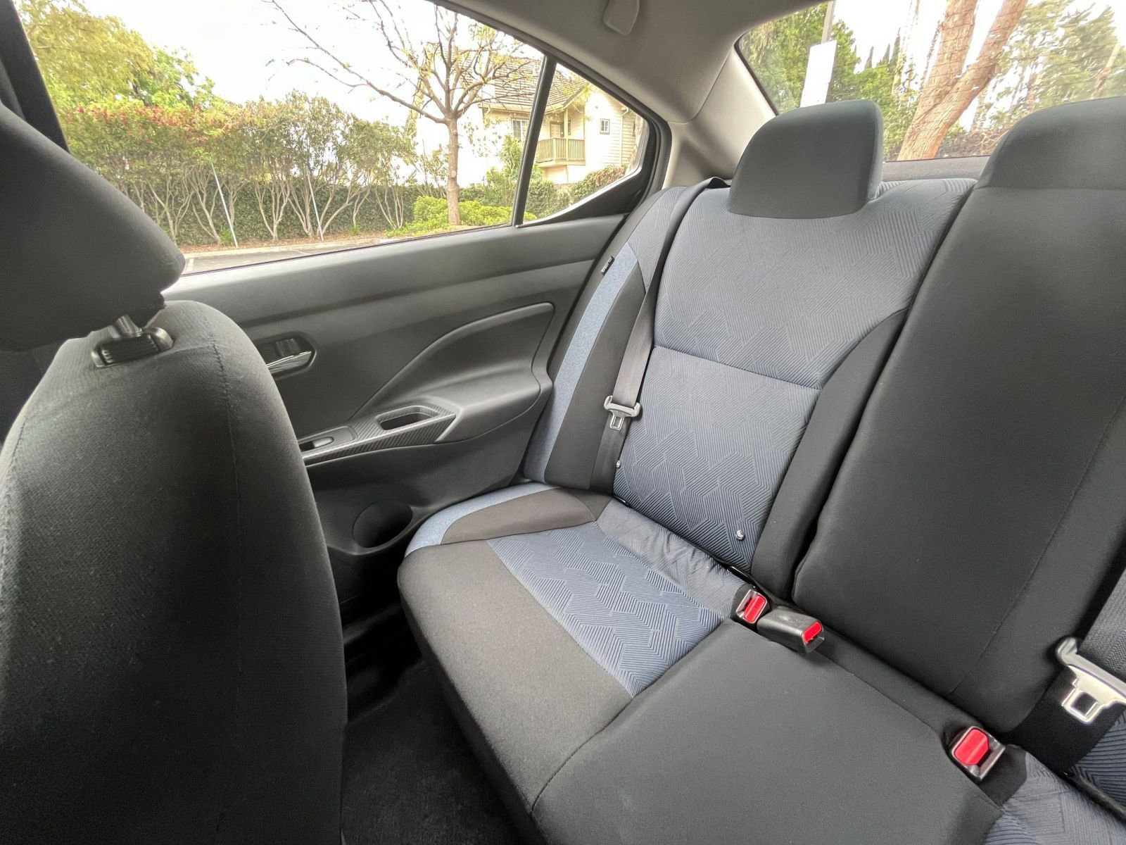 Used 2025 Nissan Versa SV image 37