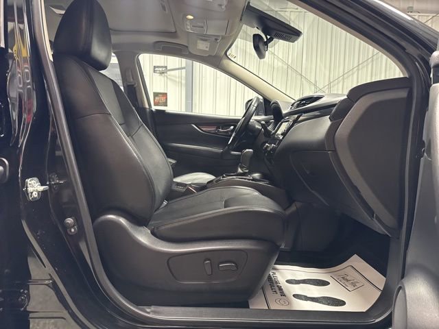 Used 2021 Nissan Rogue Sport SL w/ Premium Package image 26