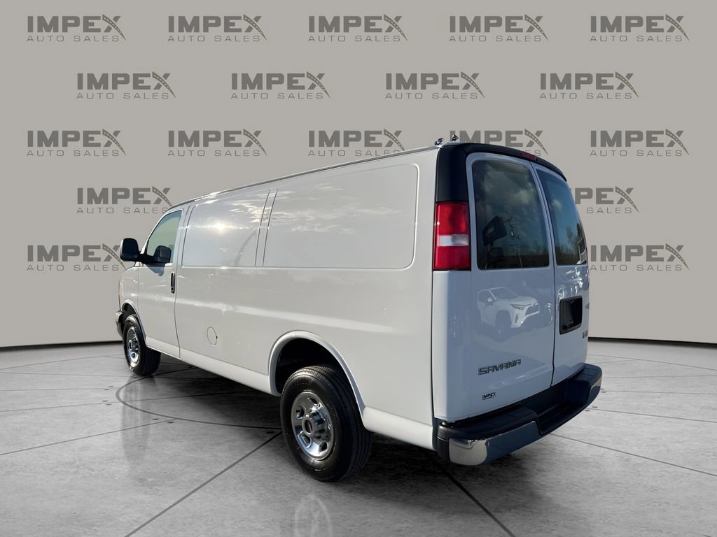 Used 2023 GMC Savana 2500 w/ Driver Convenience Package image 3