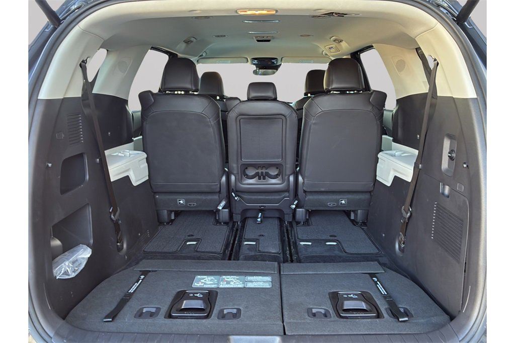 Certified 2024 Kia Carnival EX image 9
