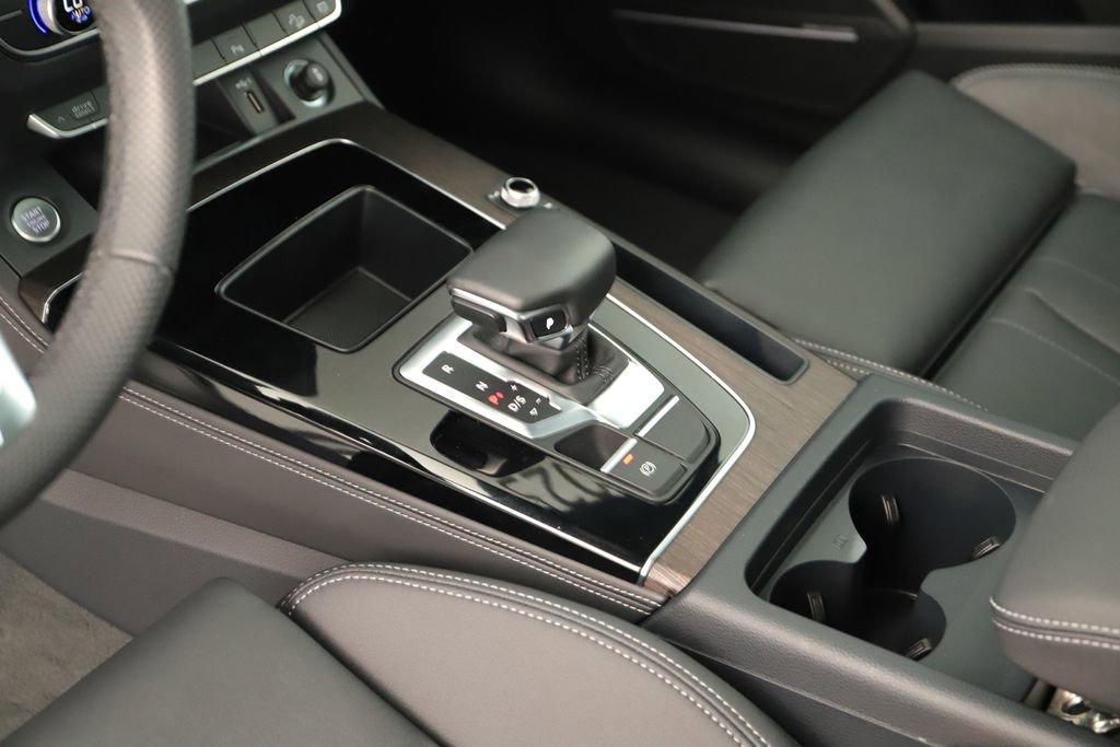 Certified 2025 Audi Q5 e Premium Plus w/ Premium Plus Package image 17