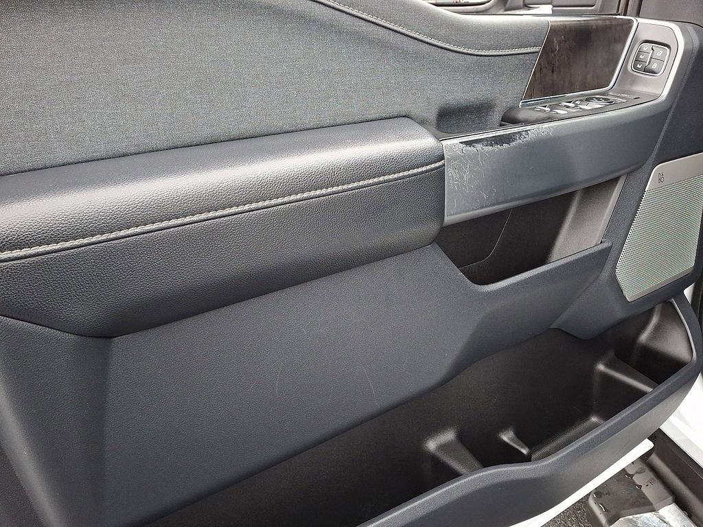 Used 2023 Ford F250 Lariat w/ Chrome Package image 12