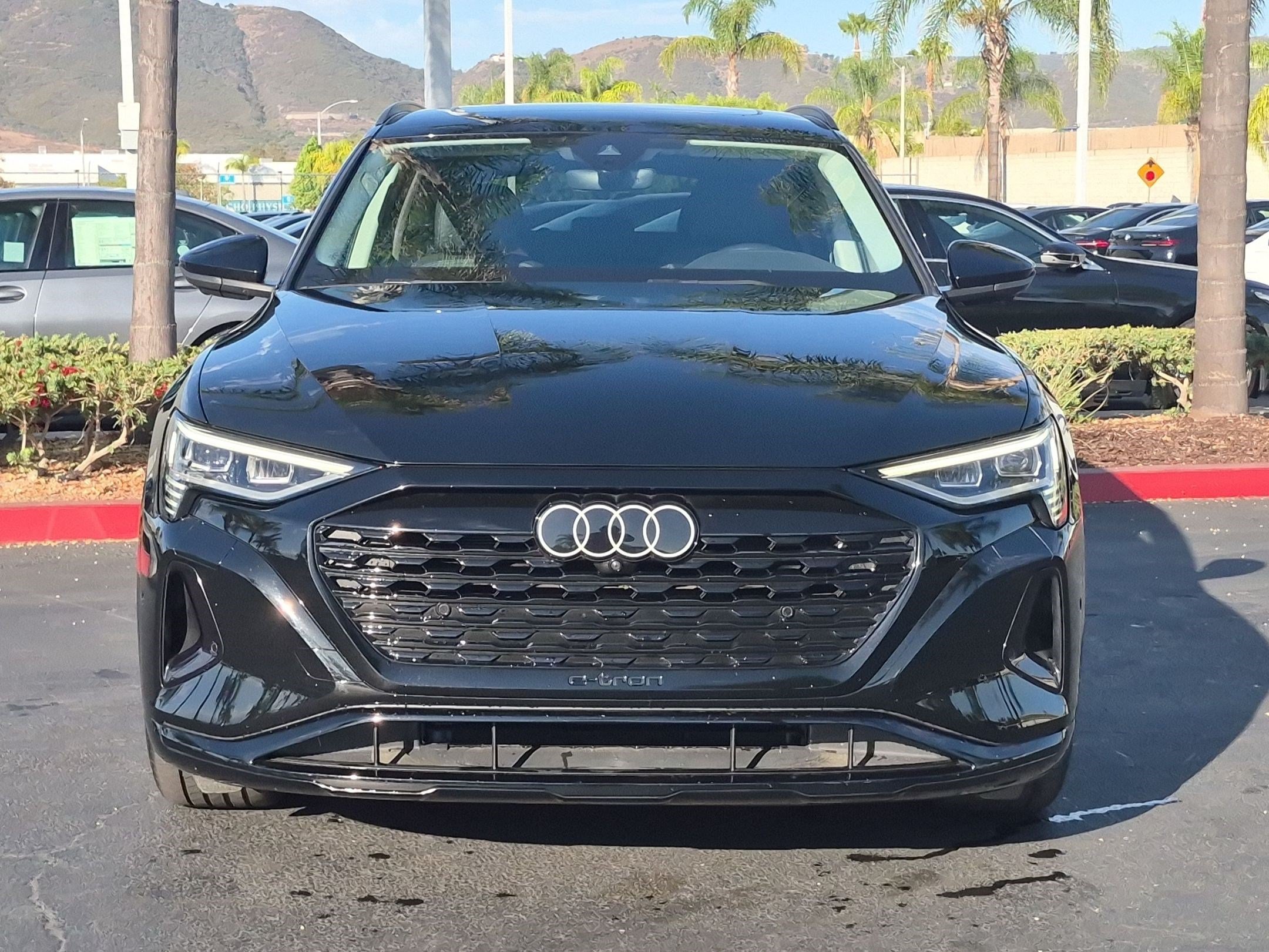 Used 2024 Audi Q8 e-tron Premium Plus w/ Premium Plus Package AWD/4WD image 3
