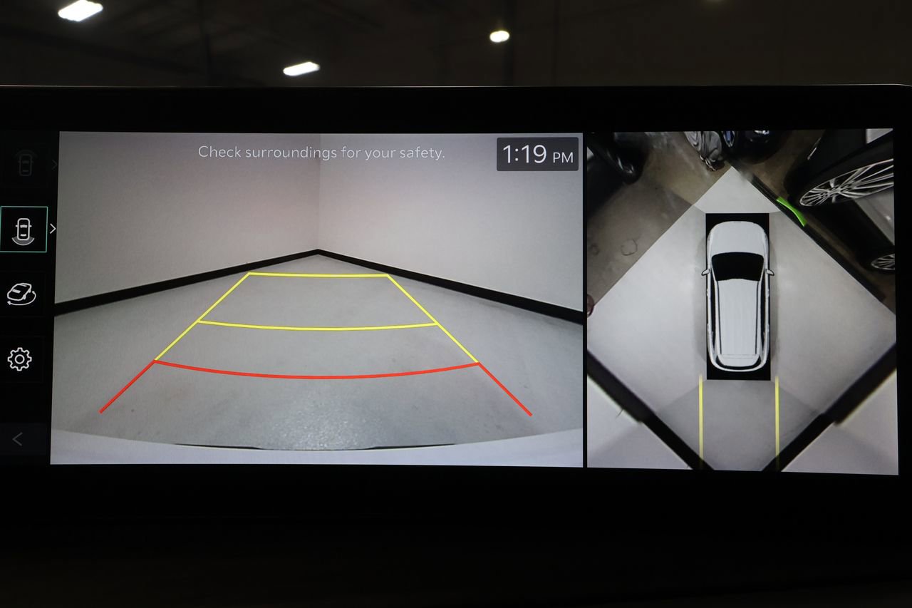 Used 2025 Kia Sorento SX image 14