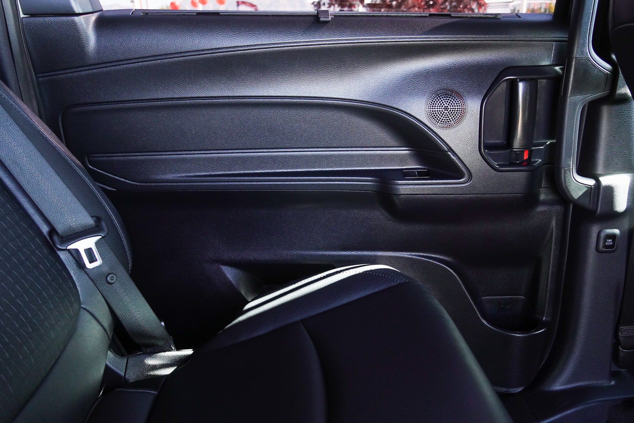 Certified 2025 Toyota Sienna XLE Woodland Edition AWD/4WD image 29