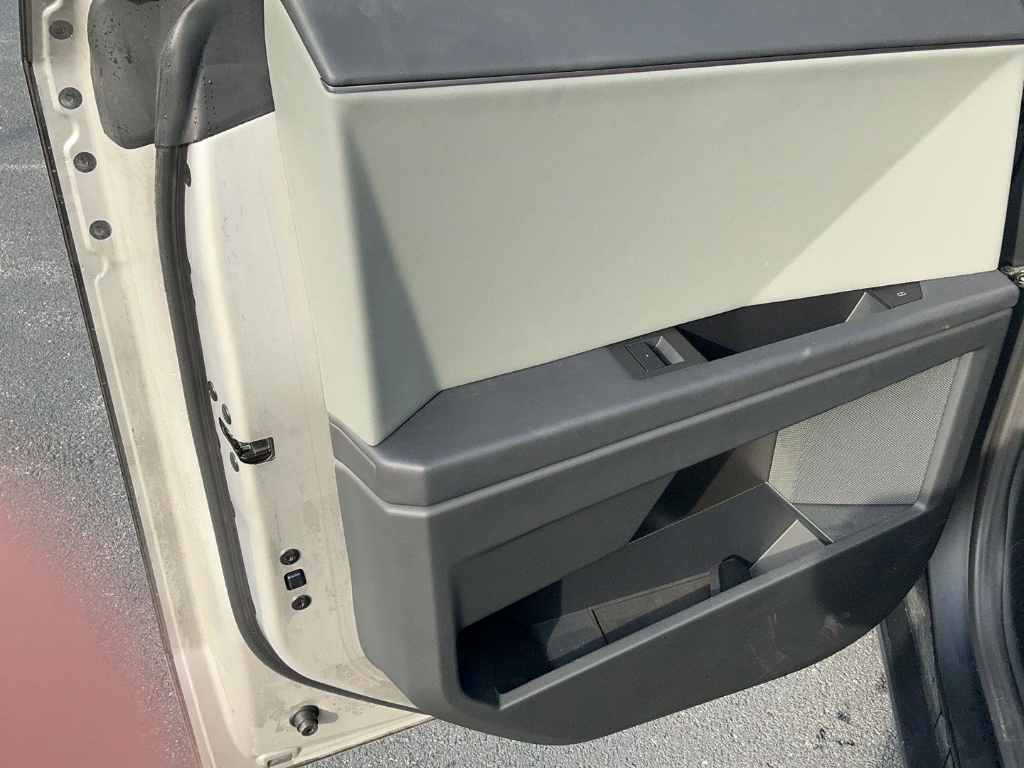 Used 2025 Tesla Cybertruck AWD Crew Cab image 22