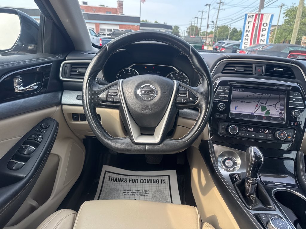 Used 2017 Nissan Maxima 3.5 SV w/ Interior Lighting Package FWD image 14