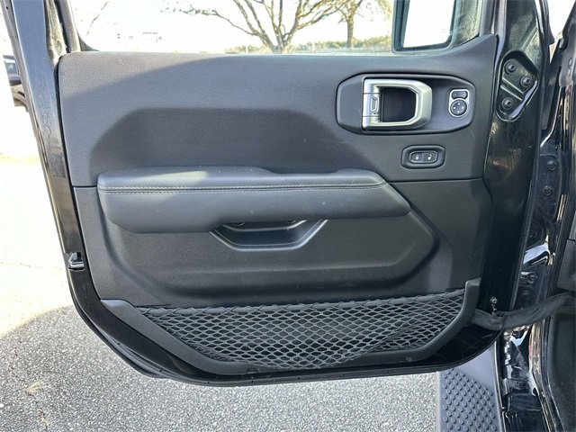 Used 2023 Jeep Wrangler Unlimited Sahara image 16