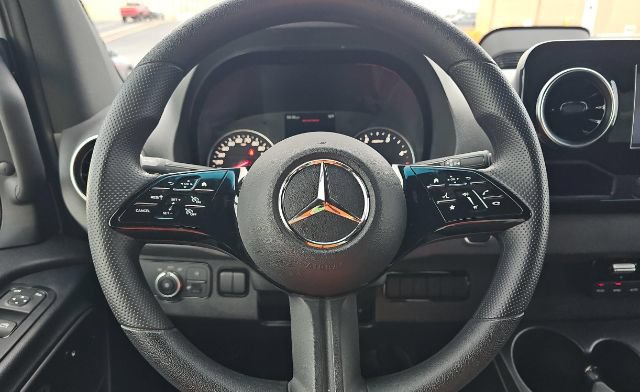 Used 2025 Mercedes-Benz Sprinter 2500 image 11