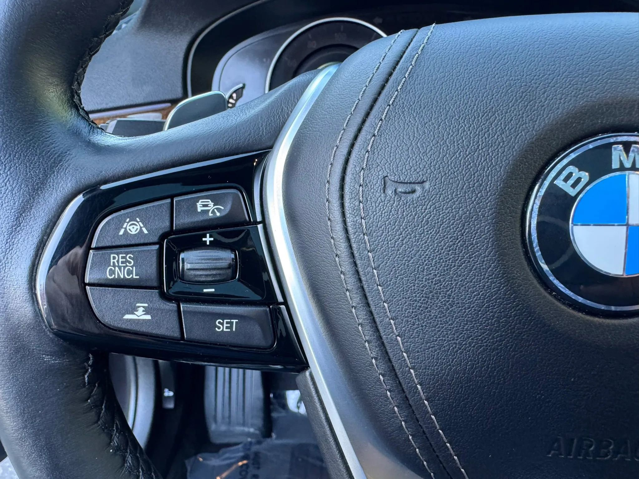 Used 2019 BMW 530e xDrive AWD/4WD image 30