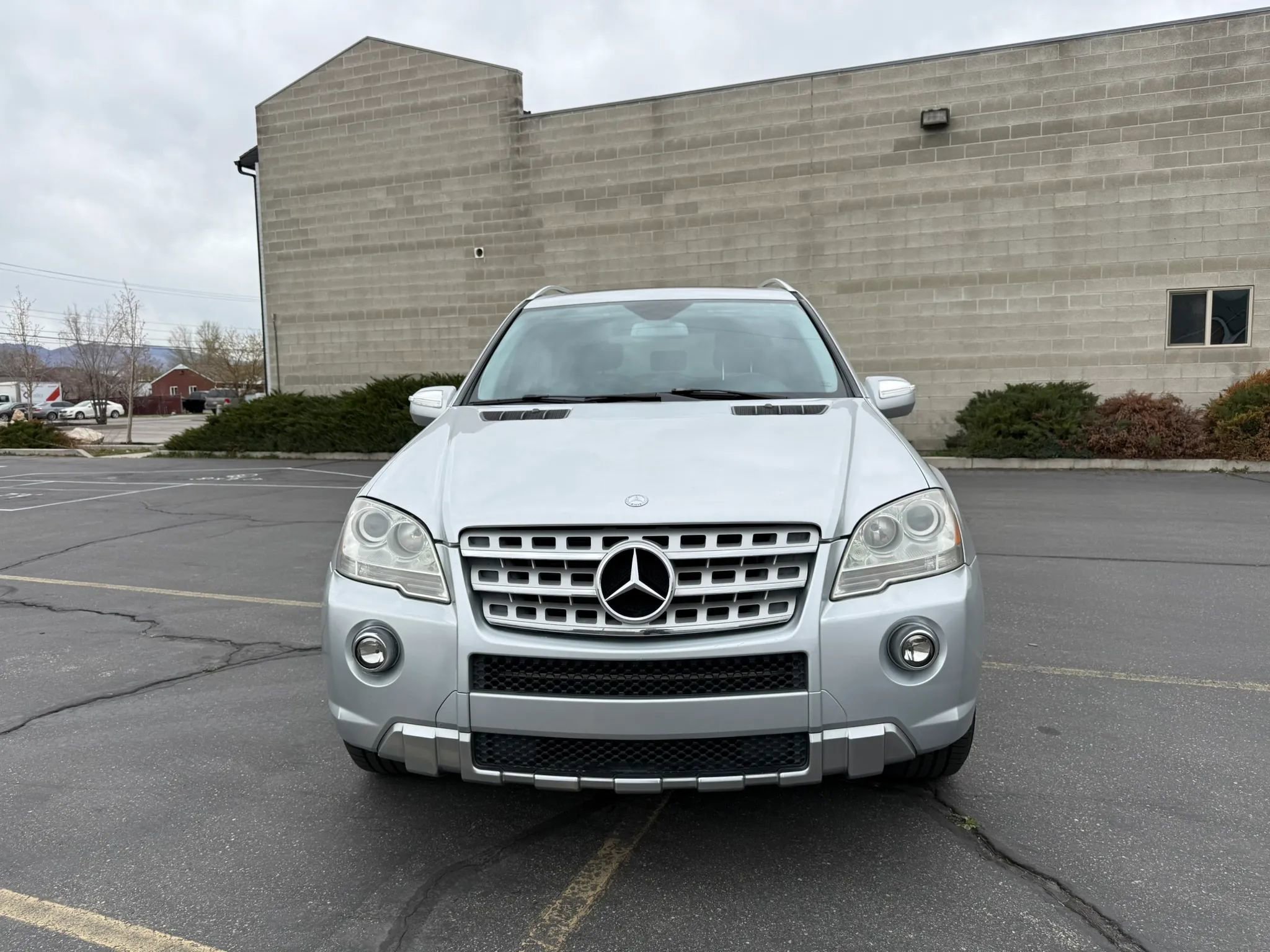 Used 2010 Mercedes-Benz ML 550 4MATIC image 2