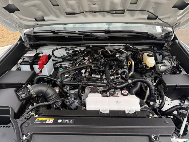 Used 2025 Toyota 4Runner SR5 AWD/4WD image 12