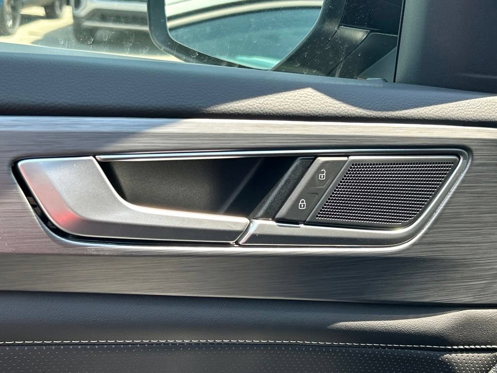 New 2026 Volkswagen Atlas Cross Sport SE FWD image 18