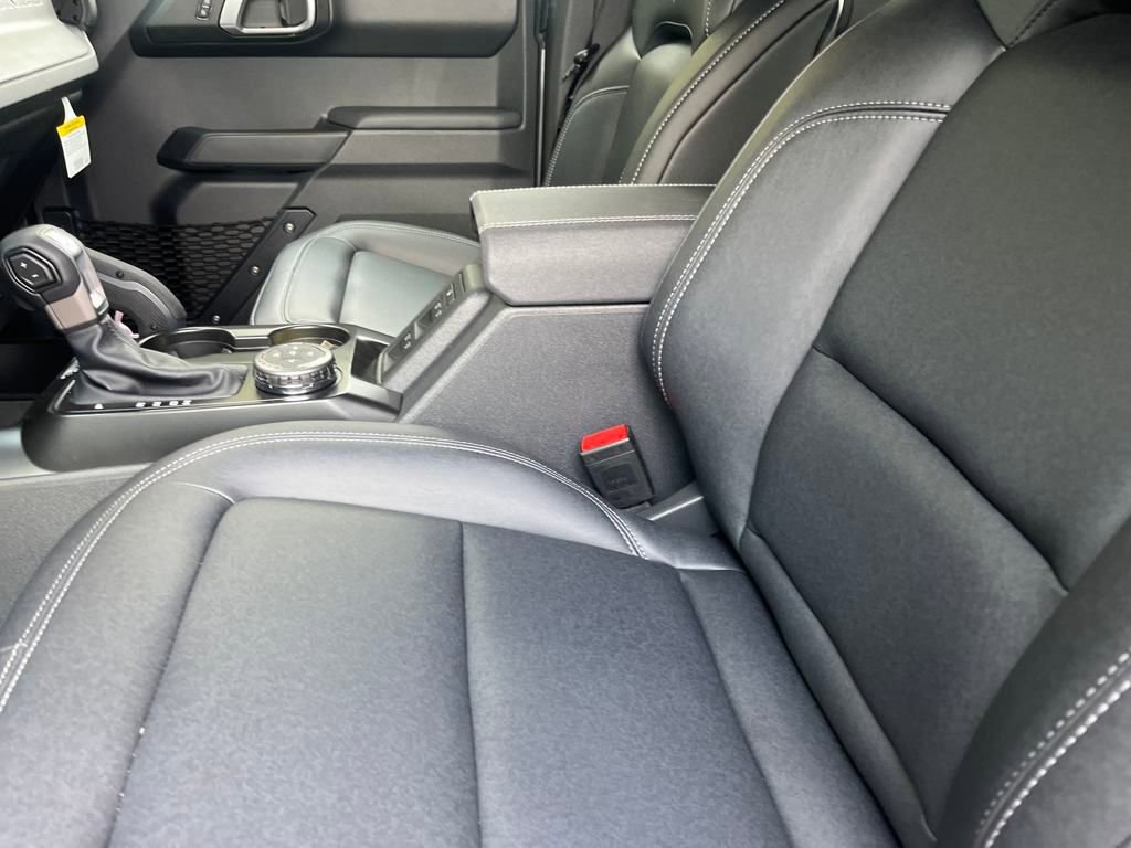 New 2025 Ford Bronco Badlands image 14