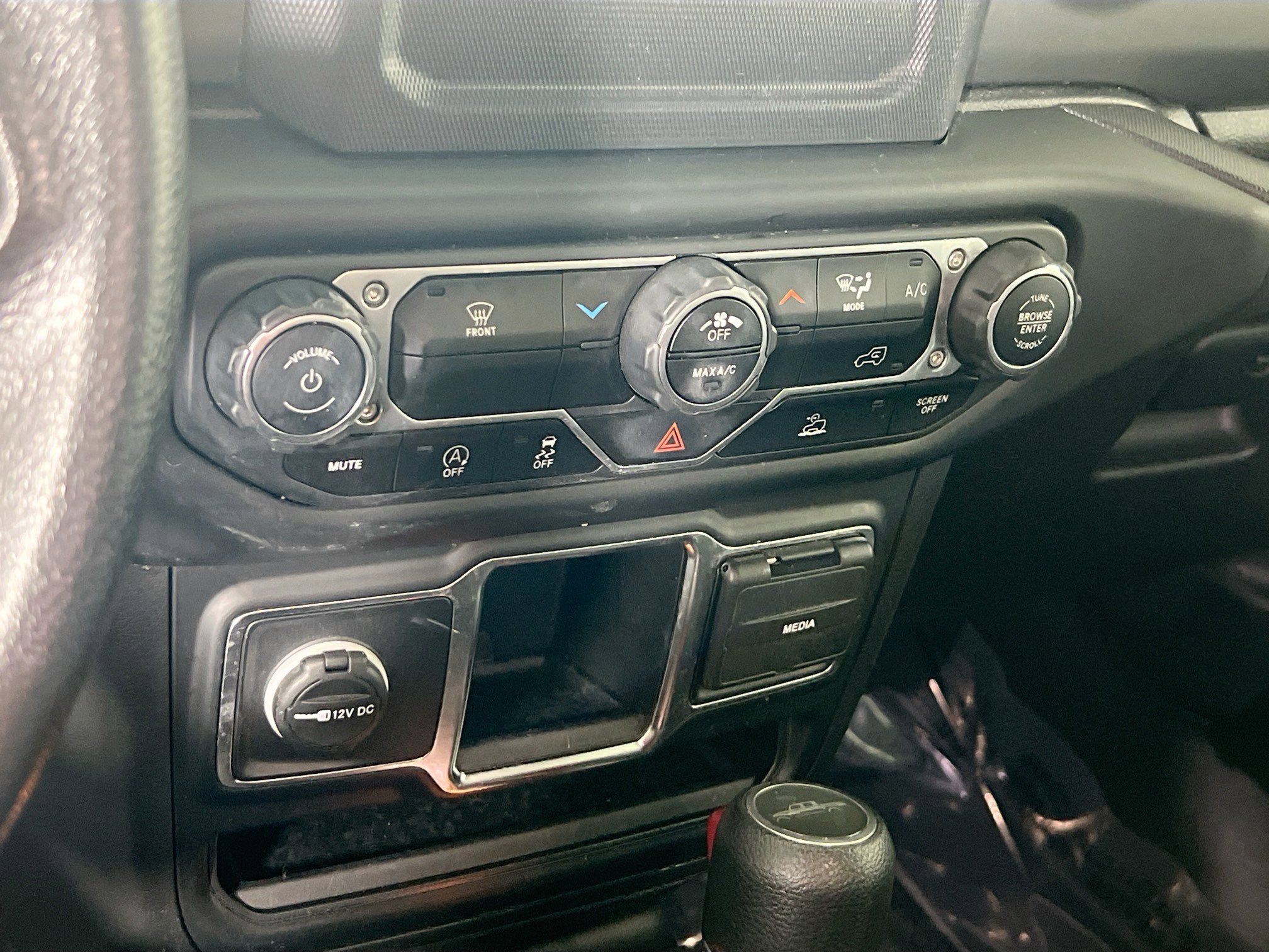 Used 2023 Jeep Gladiator Sport AWD/4WD image 15