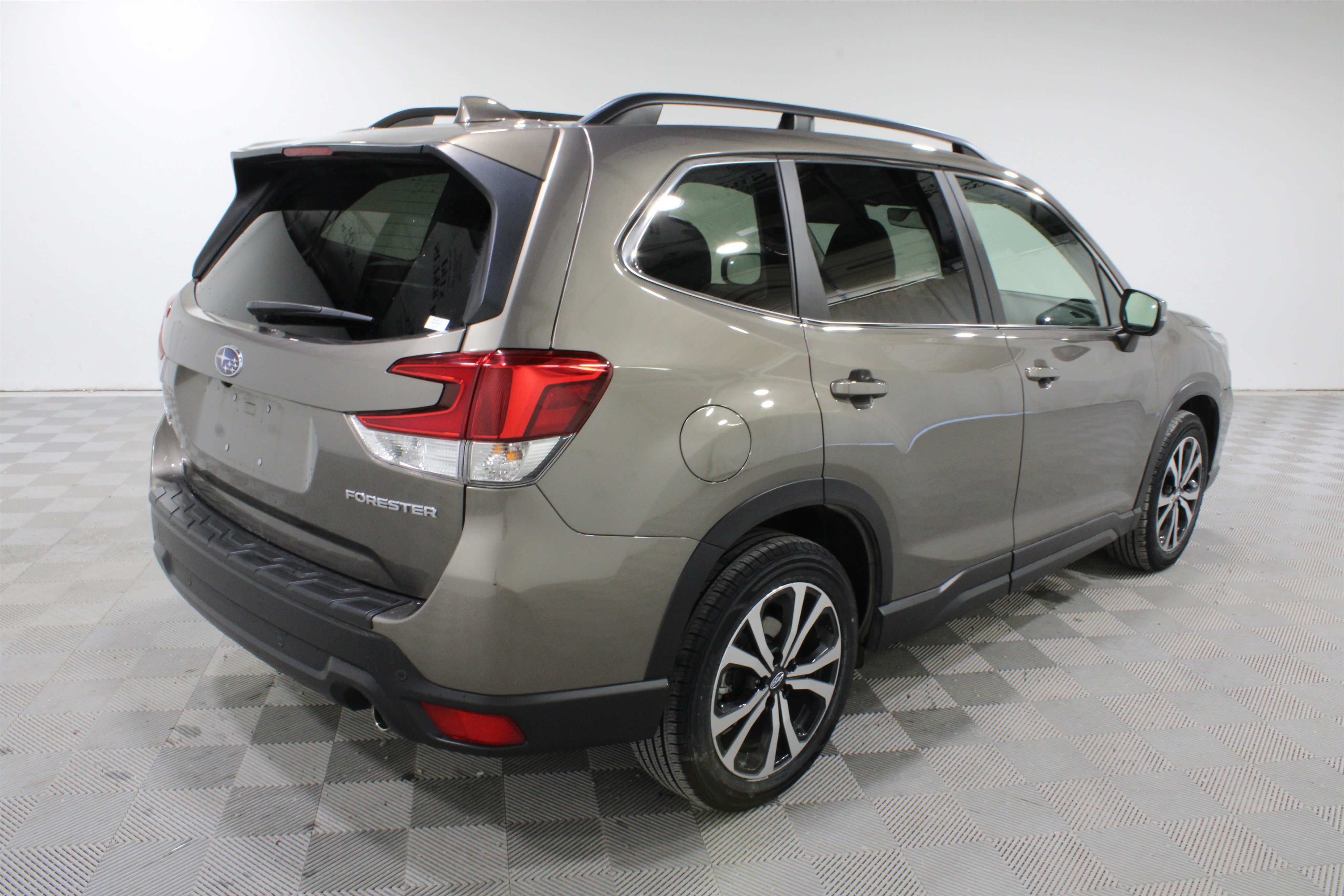 Used 2019 Subaru Forester Limited w/ Popular Package #3 AWD/4WD image 28