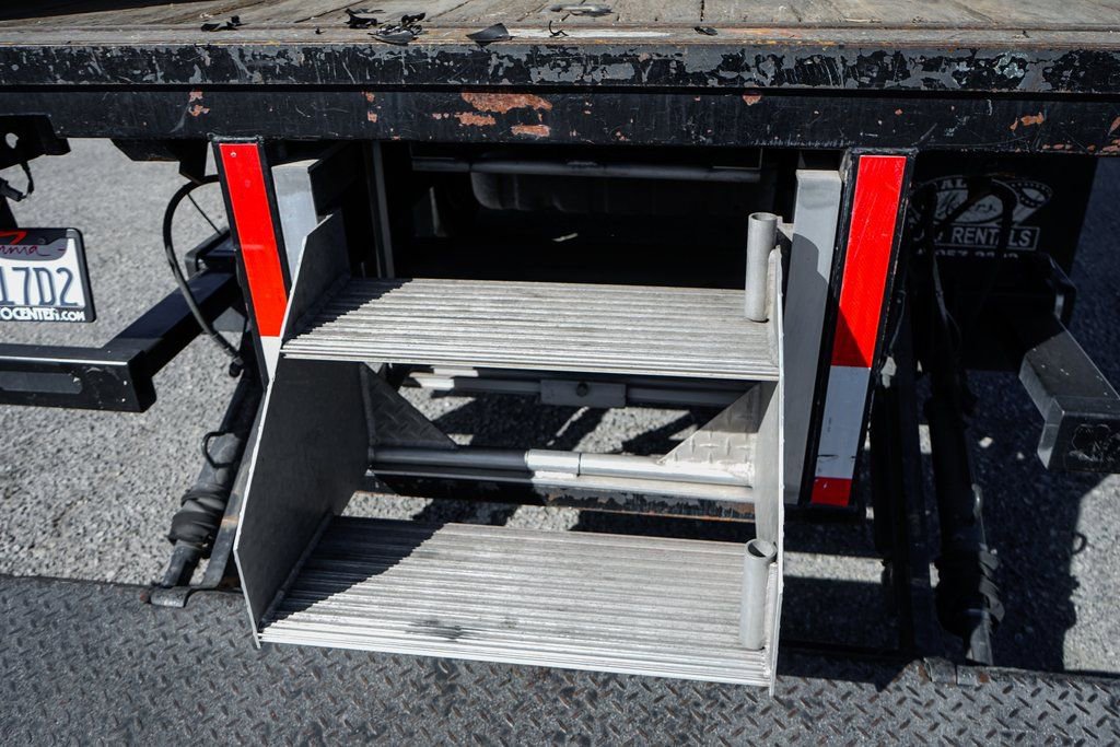 Used 2017 Ford F550 2WD Regular Cab Super Duty image 12