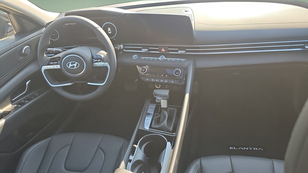 New 2026 Hyundai Elantra Limited FWD image 11