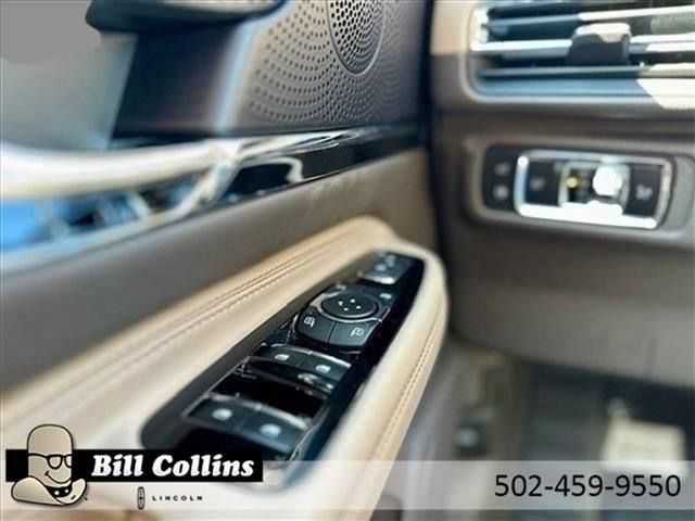New 2024 Lincoln Corsair Grand Touring w/ Rear Removable Package Tray AWD/4WD image 11