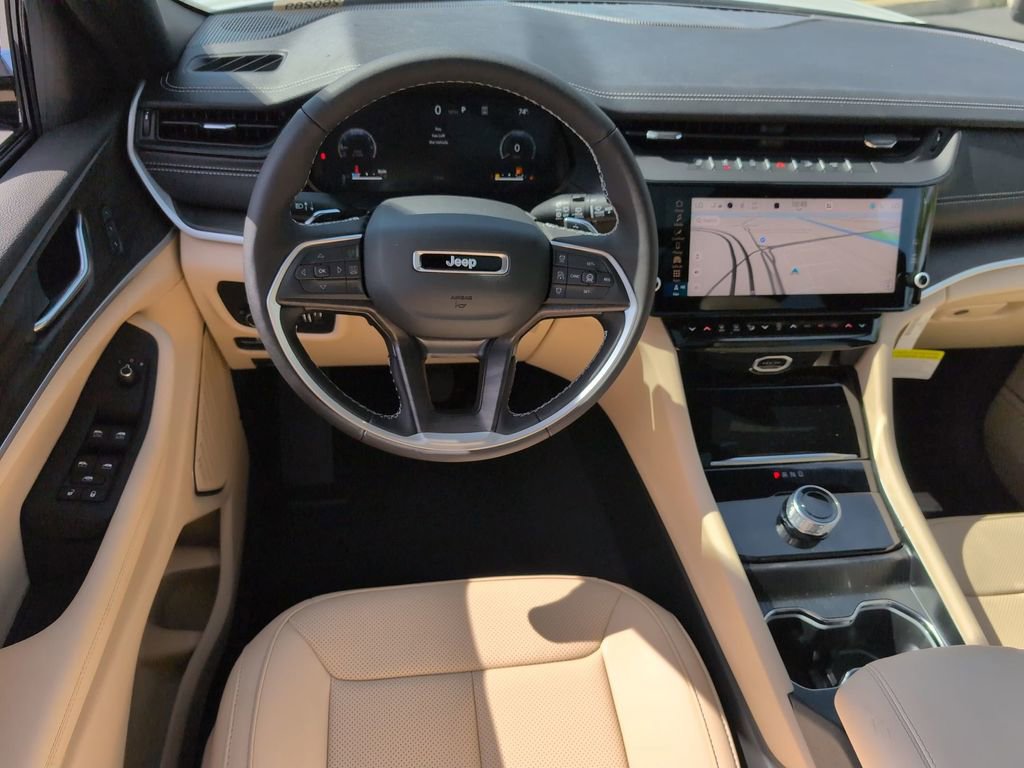 New 2026 Jeep Grand Cherokee Limited w/ Luxury Tech Group II RWD image 21