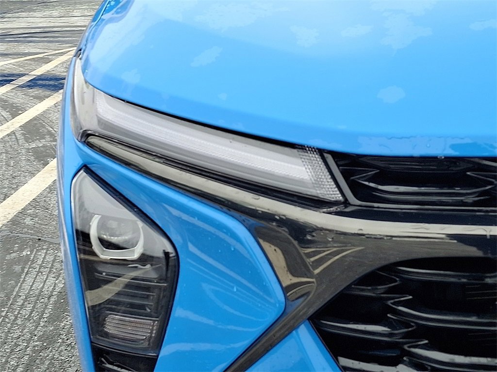 Used 2024 Chevrolet Trax RS w/ Sunroof Package image 12