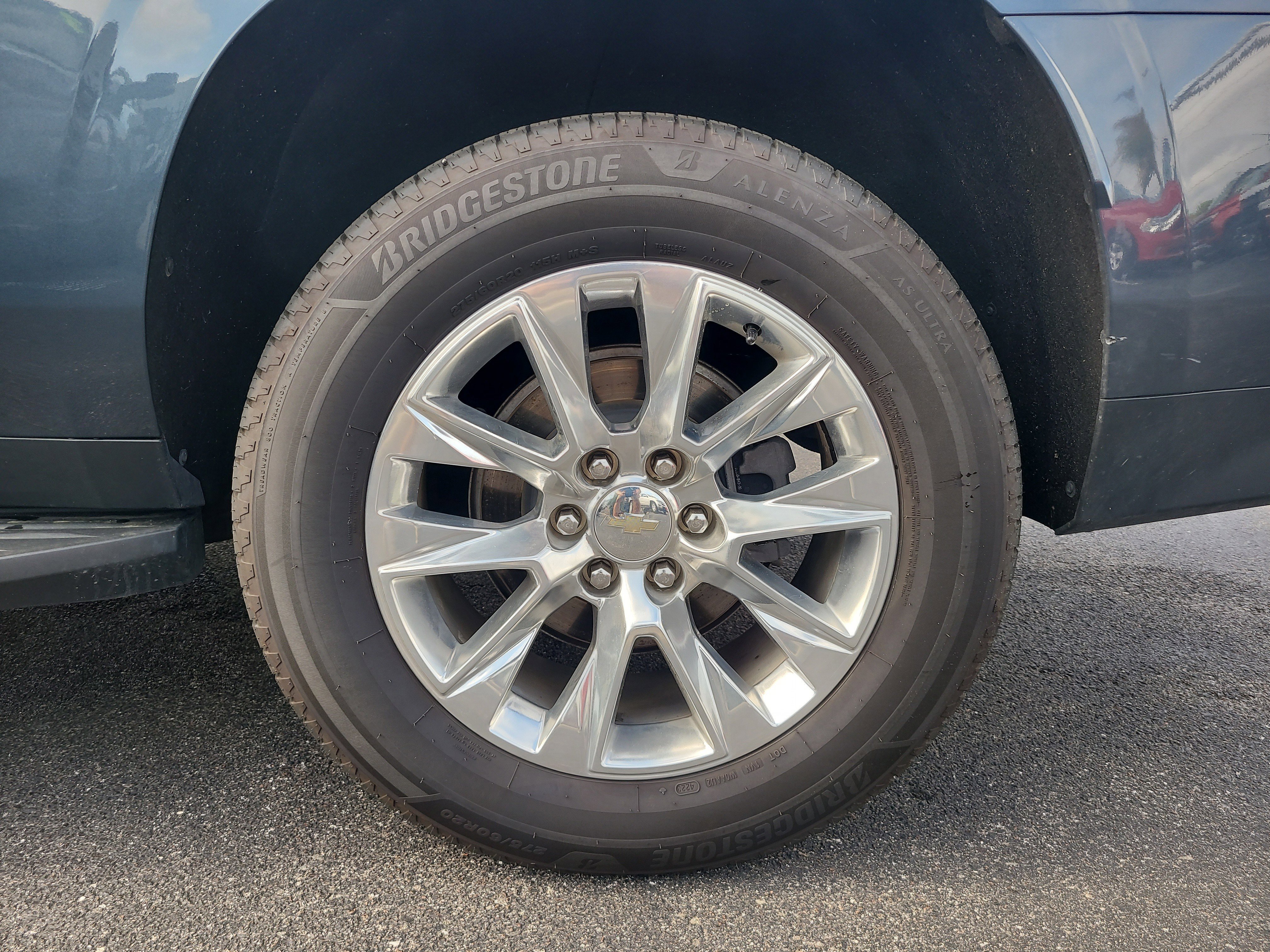 Used 2021 Chevrolet Suburban Premier w/ Premium Package image 8