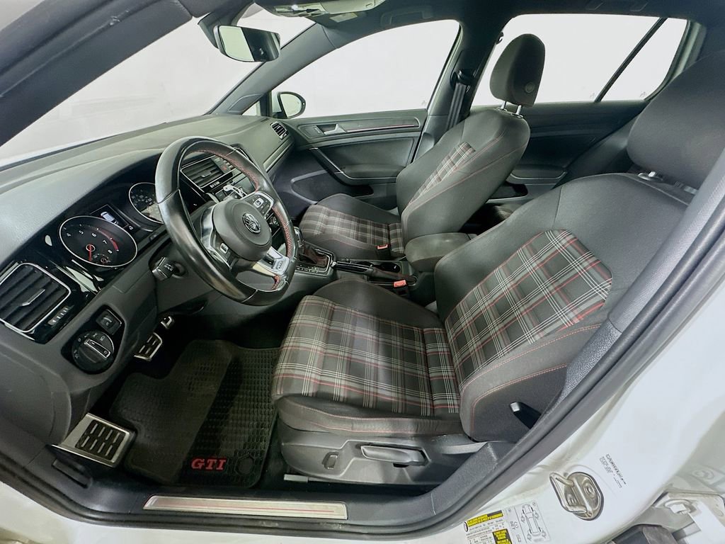Used 2019 Volkswagen GTI SE image 14