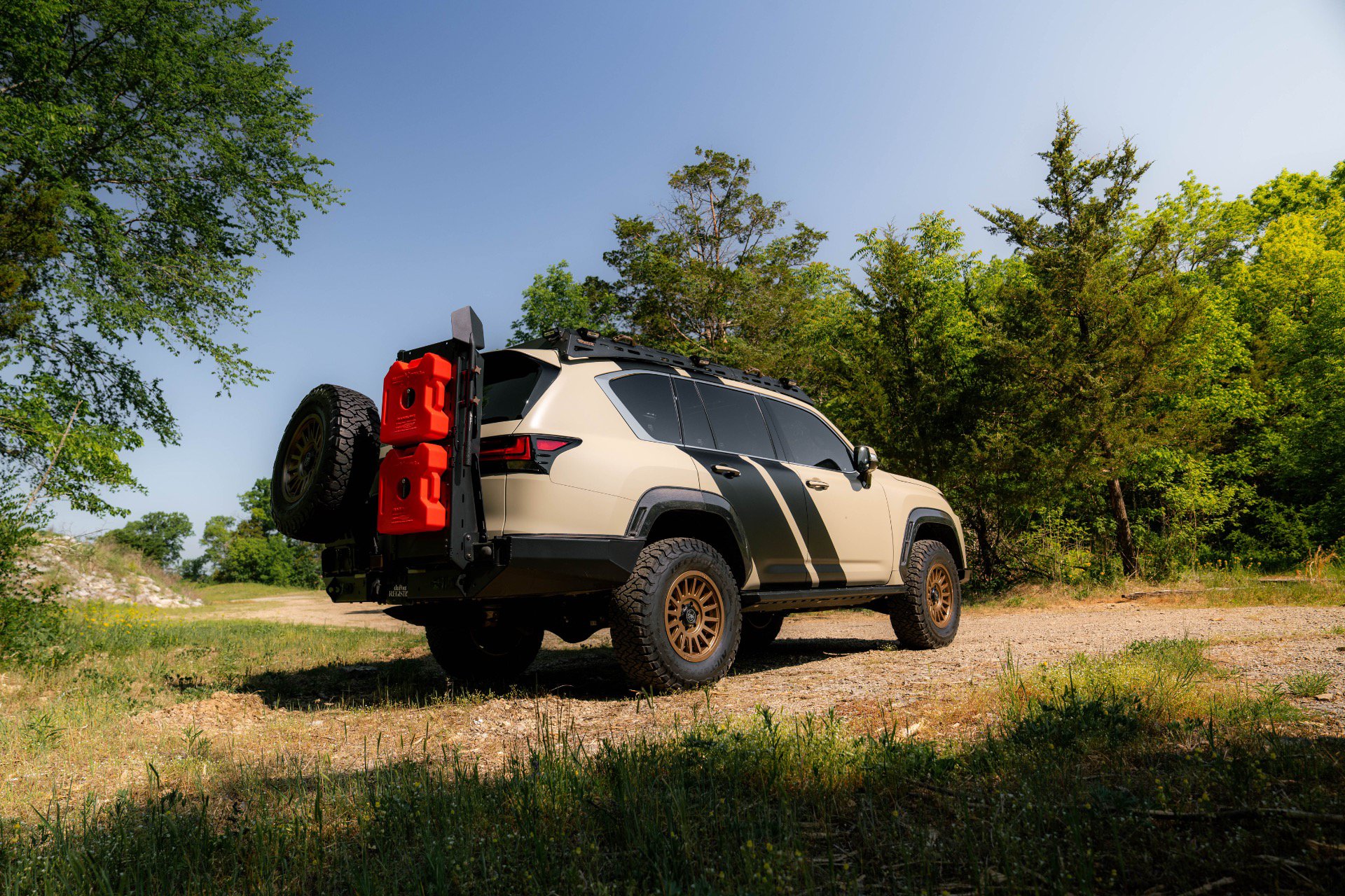 Used 2024 Lexus LX 600 F Sport AWD/4WD image 4