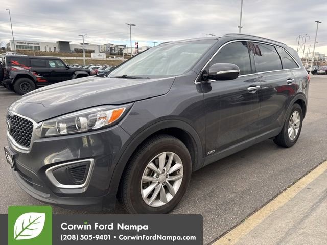 Used 2017 Kia Sorento LX w/ LX Convenience Package image 3