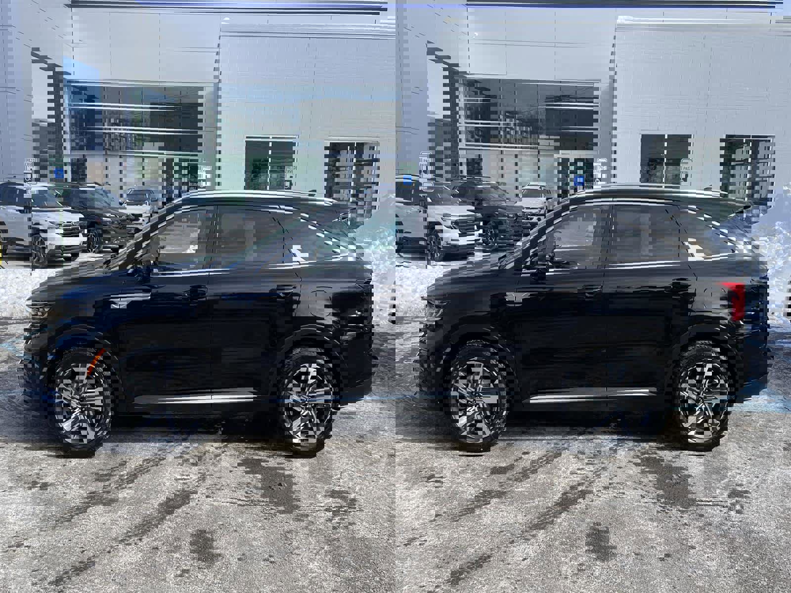 Used 2023 Kia Sorento SX Prestige w/ Panoramic Sunroof Package image 2