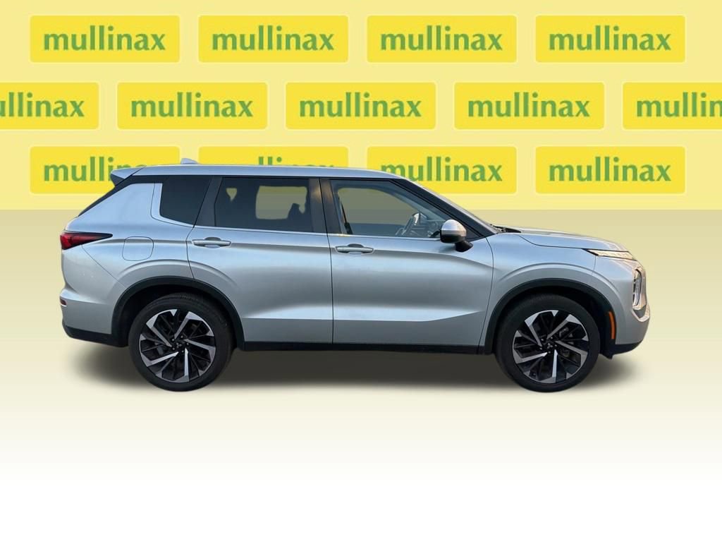 Used 2022 Mitsubishi Outlander ES image 11