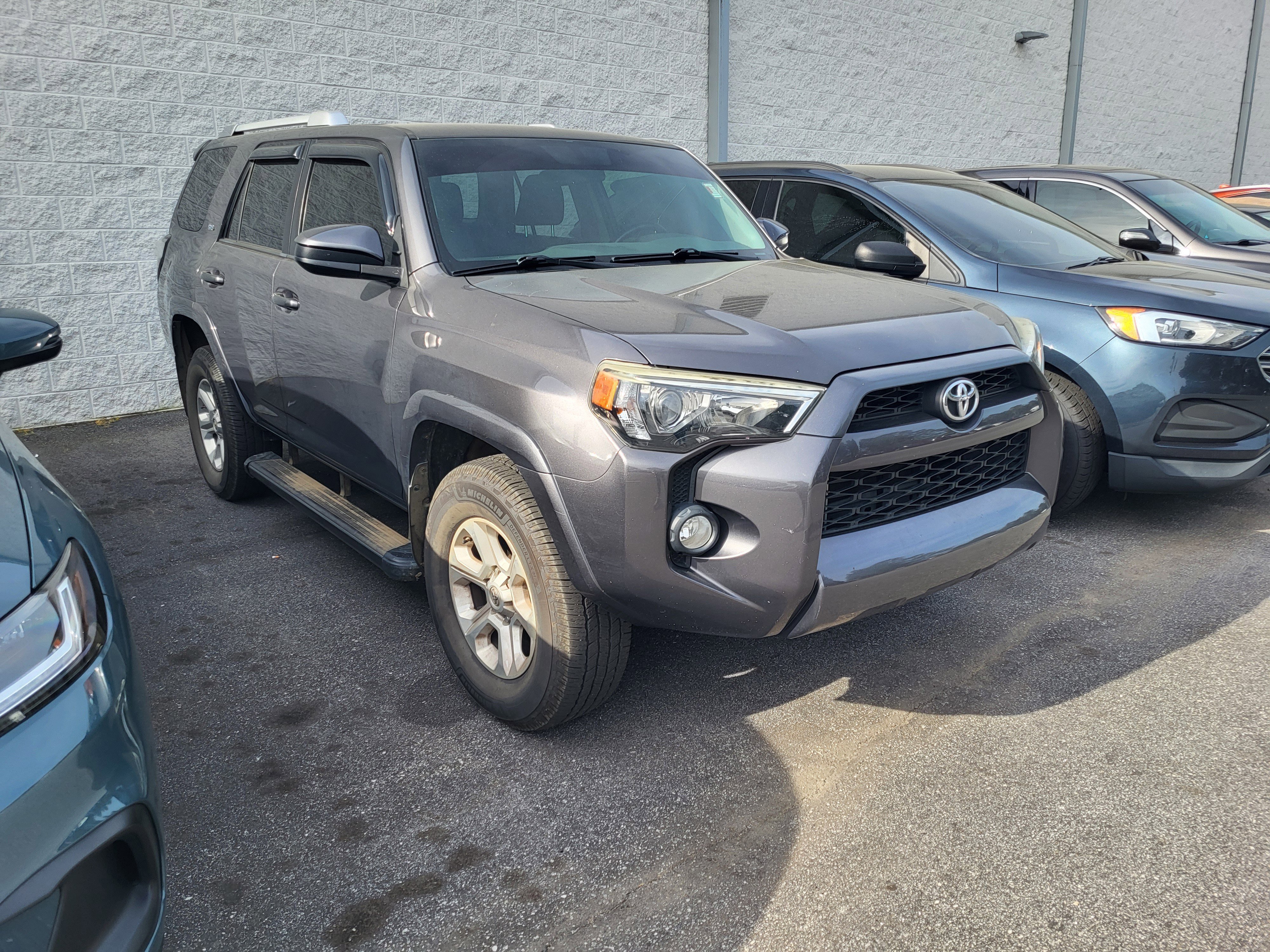 Used 2014 Toyota 4Runner SR5 image 3