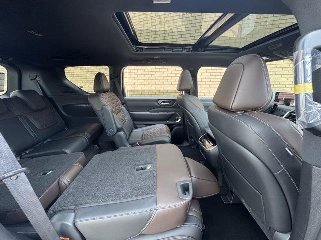 New 2026 Nissan Armada Platinum image 10