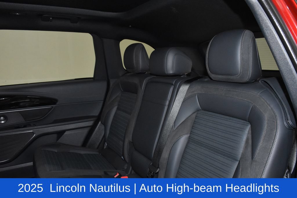 Used 2025 Lincoln Nautilus Reserve w/ Jet Appearance Package AWD/4WD image 28