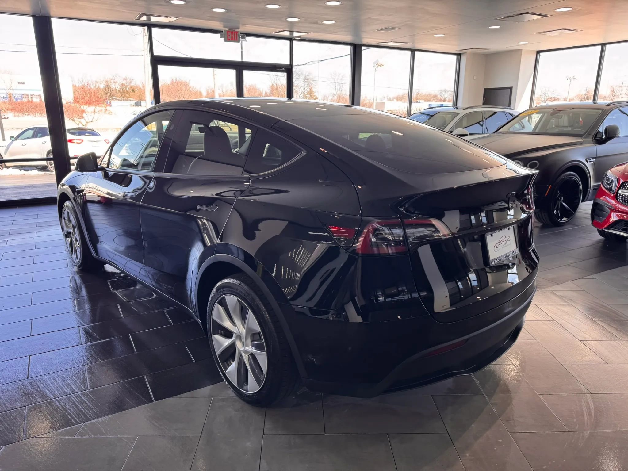 Used 2023 Tesla Model Y Long Range image 3