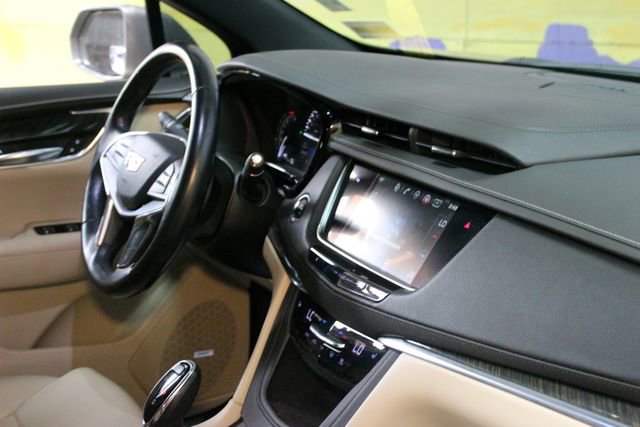 Used 2019 Cadillac XT5 FWD image 10