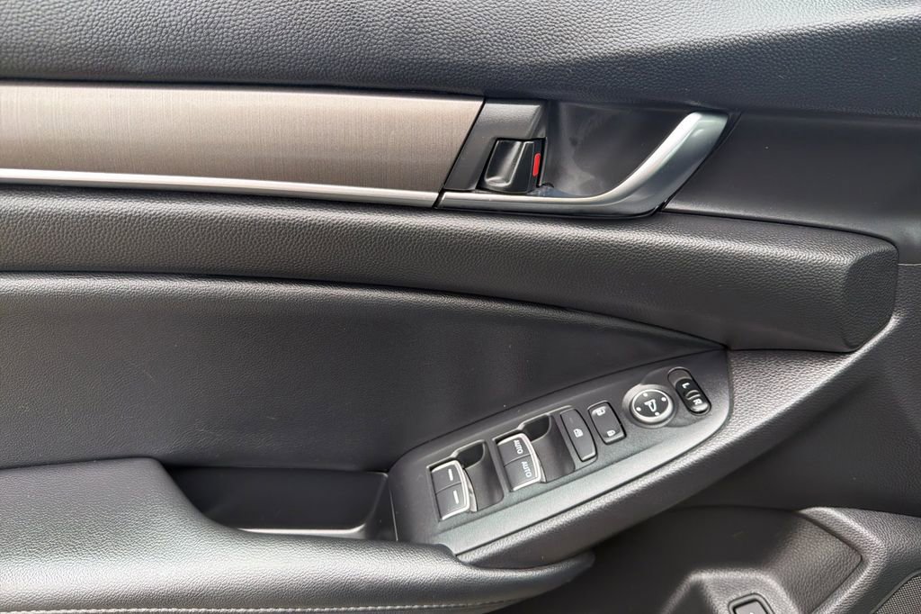 Certified 2022 Honda Accord LX image 11