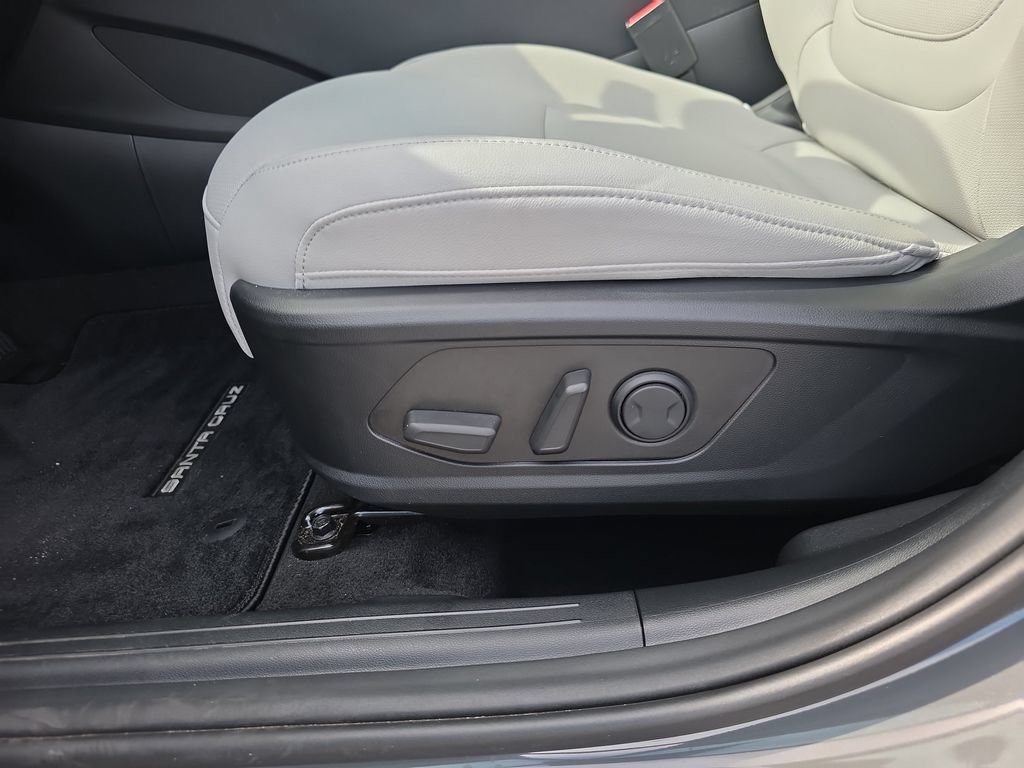 Certified 2026 Hyundai Santa Cruz SEL FWD image 10