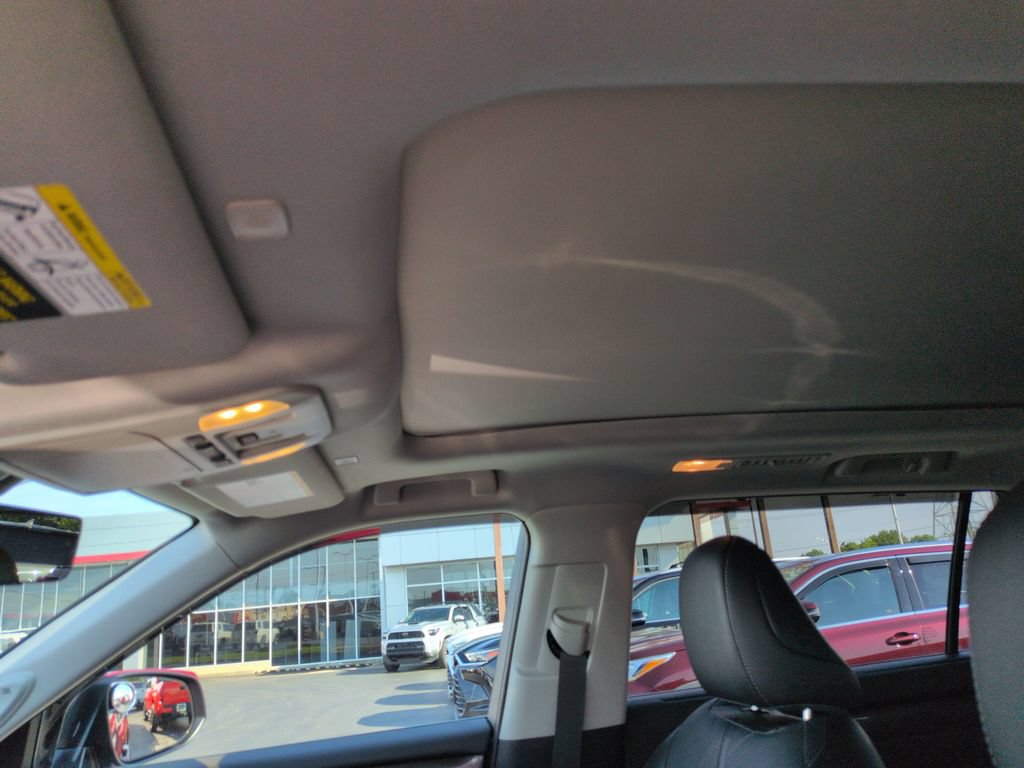 Certified 2025 Toyota Highlander Platinum AWD/4WD image 21